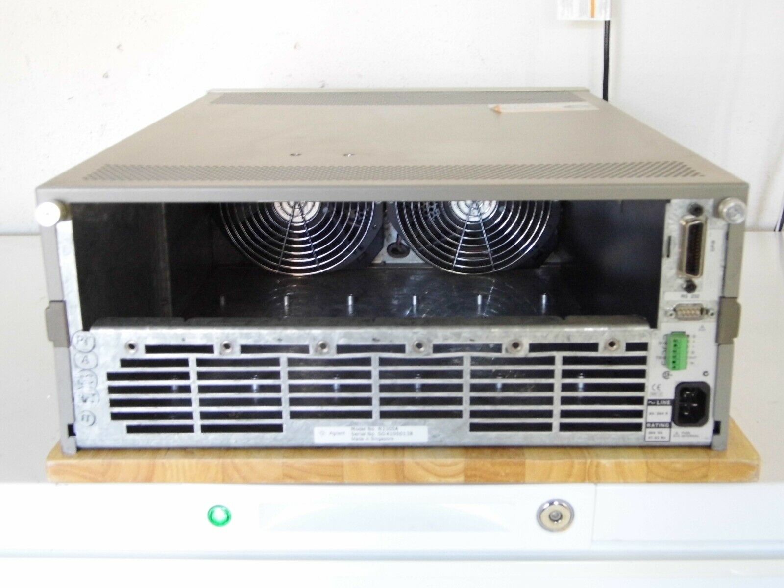 Agilent N3300A DC Electronic Load Mainframe Agilent N3300A DC Electronic Load Mainframe